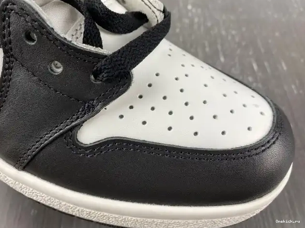 One Kick (2023) High White Retro Black Jordan 85 1 BQ4422-001 0520